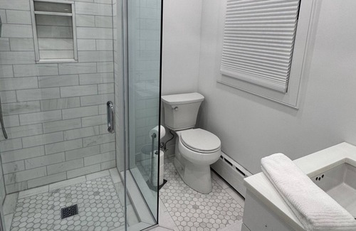 Southampton Apartment | Southampton Village Ensuite