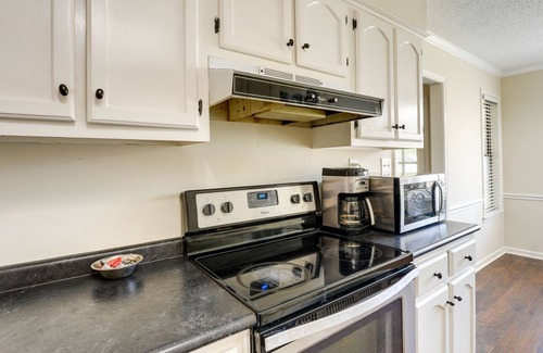 Southaven House | Southaven Vacation Rental ~ 10 Mi to Graceland!