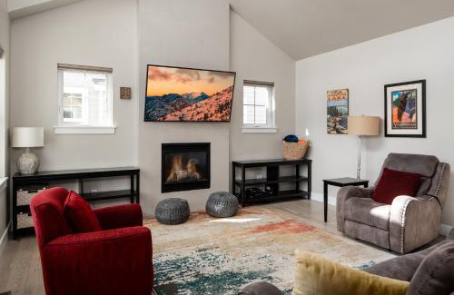 Bozeman House | Southbridge Cottage: Cozy and Modern Home