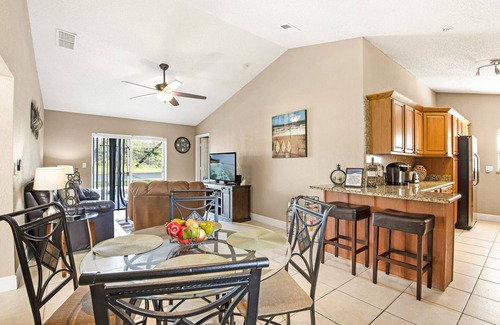 Eagle Pointe South House | Southeast Facing Private Pool,lakeside,3 Br-2 Bath,10 Min-disney, Modern