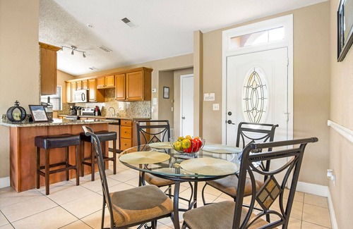 Eagle Pointe South House | Southeast Facing Private Pool,lakeside,3 Br-2 Bath,10 Min-disney, Modern