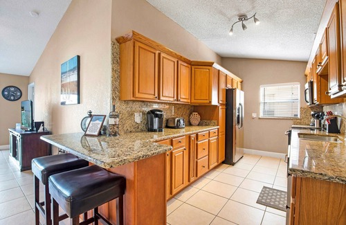 Eagle Pointe South House | Southeast Facing Private Pool,lakeside,3 Br-2 Bath,10 Min-disney, Modern