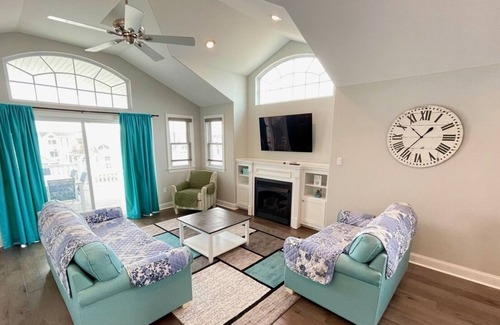 Townsend's Inlet House | Southend Townhouse Great beaches! Features nice front porch, CENTRAL AIR, off street parking.