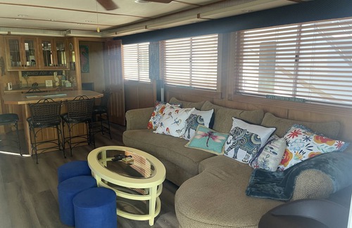 Key West Boat Rental | Southern Bell is a Beautiful Houseboat cozy and relaxing.