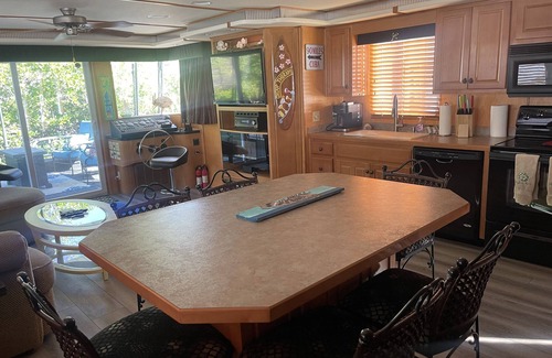 Key West Boat Rental | Southern Bell is a Beautiful Houseboat cozy and relaxing.