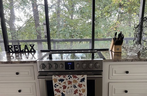 Goodlettsville Ski Chalet | Southern Chalet close to Nashville offers a peaceful retreat.