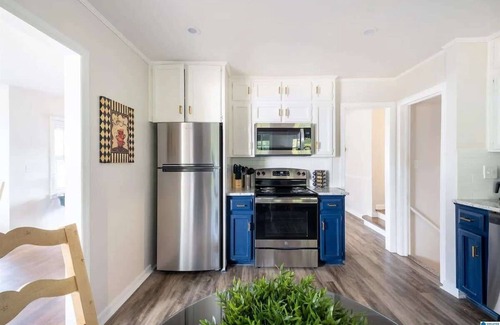 New Castle House | Southern Charm 5 Bedrooms, Sleeps 14, A+ Location