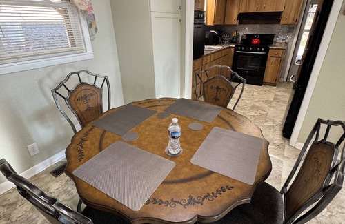 Burnsville House | Southern Charm Retreat! WiFi, Grill, Downtown Burnsville! Walk to everything!