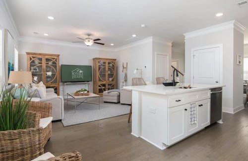 Mount Pleasant House | Southern Charming NEW Home Mins to Beach & Dwntn