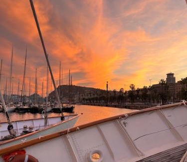 Ciutat Vella Boat Rental | Southern Cross