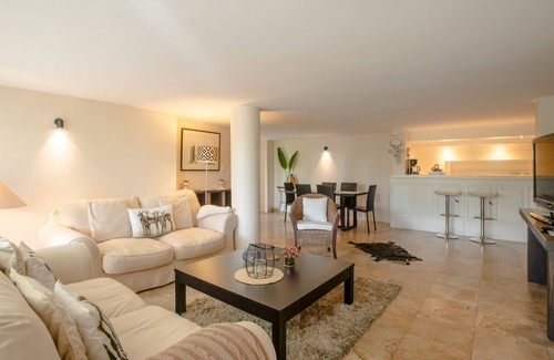 Somerset West House | Southern Cross Guest House