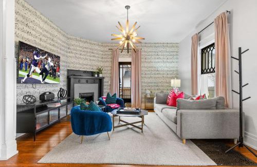 Historic Waverly House | Southern Elegance-Private Hot Tub-Walk to 12 S