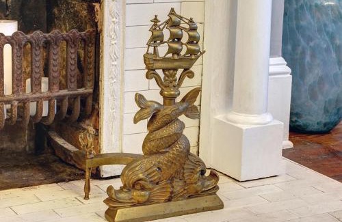 Historic Downtown Savannah Apartment | Southern Hall Upper