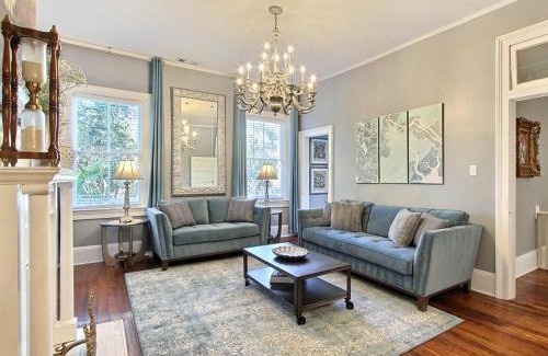 Historic Downtown Savannah Apartment | Southern Hall Upper