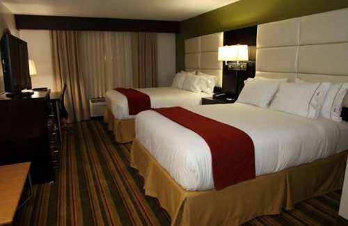Madison Hotel | Southern Hospitality! 3 Modern Units, Breakfast