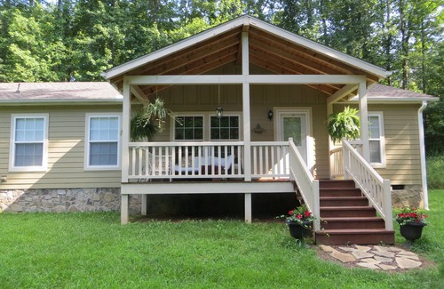 Franklin House | Southern Meadows Cabin Your Mountain Getaway Retreat