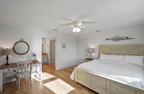 Port St. Joe House | Southern Mermaid Cottage- Pet Friendly Fenced