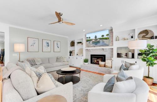 Isle of Palms House | Southern Oasis by AvantStay 0.5mi Walk to the Beach Pool Patio Large Yard