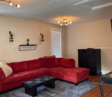 Wilder Park House | Southern Parkway Retreat Private Yard & Comfort