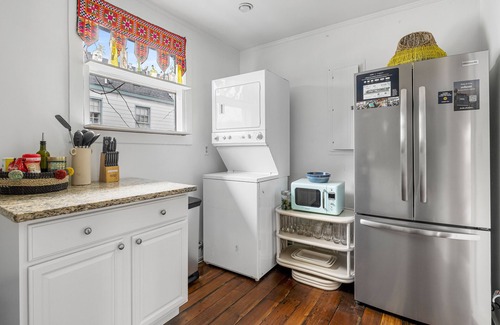 Radcliffeborough Apartment | Southern Shangri-La D | Bohemian Haven