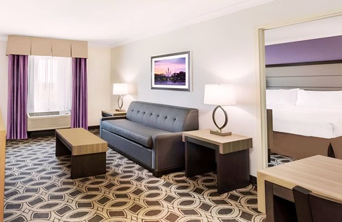 Read Boulevard East Hotel | Southern Stay, an Extended Stay Hotel
