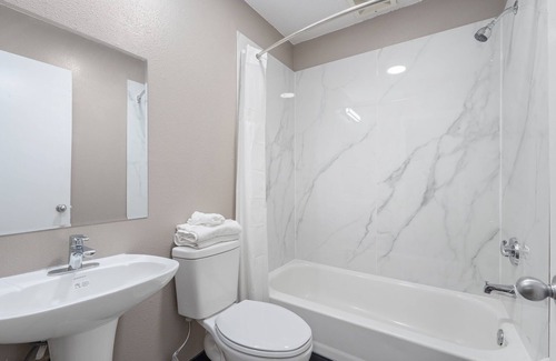 Ferry Pass Hotel | Southern Suites Pensacola Davis