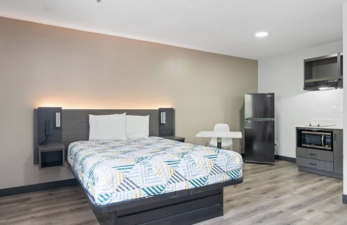 Ferry Pass Hotel | Southern Suites Pensacola Davis