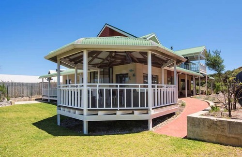 Gnarabup House | Southouse Beach house, Gnarabup