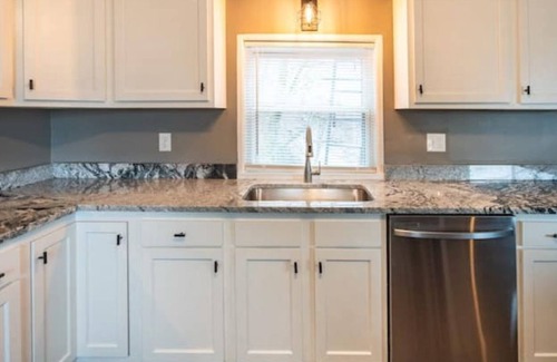 South Side Slopes House | Southside Flats Apt - 2C