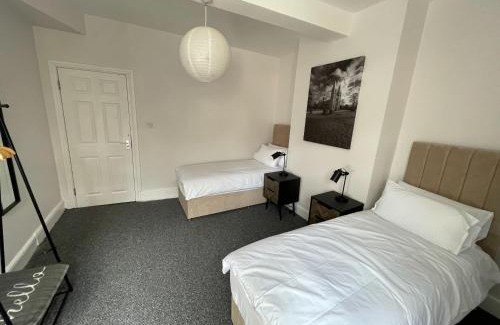Southwell Apartment | Southwell 3-Bed Near Racecourse, Minster and Trails