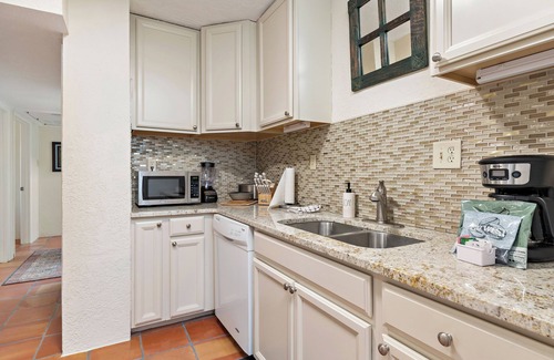 Northeast Santa Fe Hotel | Southwestern Condo w/Kiva Fireplace and Fantastic Location Near Plaza