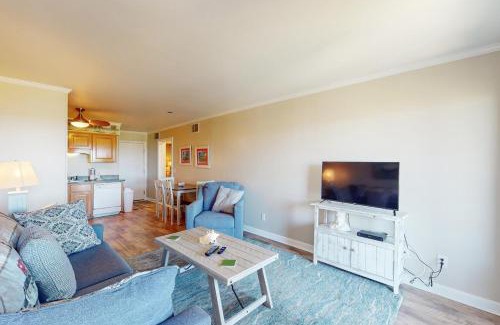 Morehead City Apartment | Southwinds Condo Unit D15