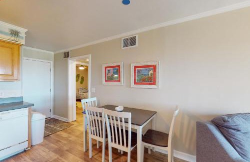 Morehead City Apartment | Southwinds Condo Unit D15
