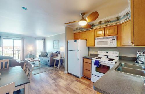 Morehead City Apartment | Southwinds Condo Unit D15