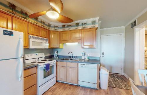 Morehead City Apartment | Southwinds Condo Unit D15