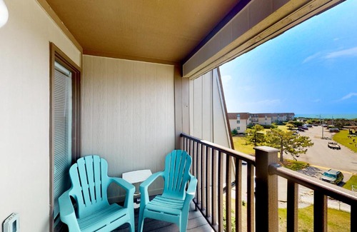 Morehead City Apartment | Southwinds E17 Whale Rested