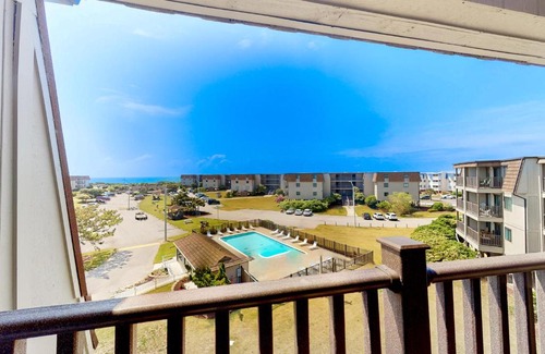 Morehead City Apartment | Southwinds E17 Whale Rested
