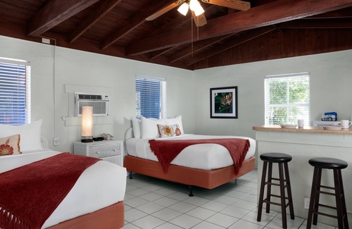 Uptown - Upper Duval Hotel | Southwinds Motel