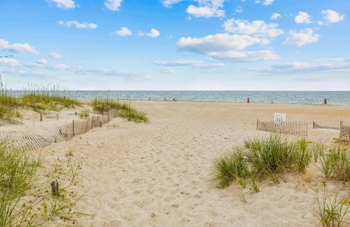 Morehead City Apartment | Southwinds, Unit H13