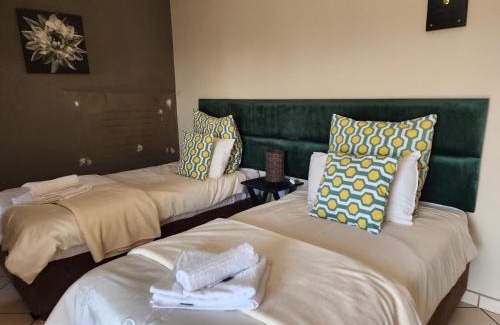 Farrarmere Bed & Breakfast | SOUTHY INN BY THE LAKE