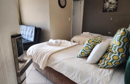 Farrarmere Bed & Breakfast | SOUTHY INN BY THE LAKE