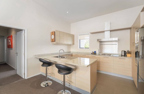 Whitianga Apartment | Sovereign Pier on the Waterways