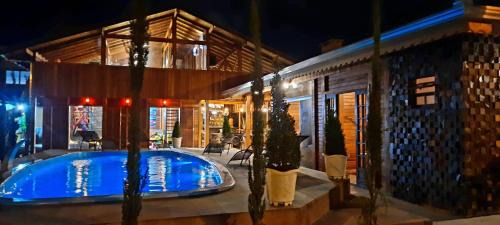Itapoa House | SPA Rossett em Itapoá - Luxo e conforto c piscina, hidromassagem e cromoterapia, p 22 pessoas!