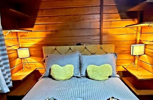 Itapoa House | SPA Rossett em Itapoá - Luxo e conforto c piscina, hidromassagem e cromoterapia, p 22 pessoas!