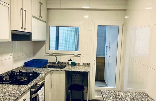 El Port Apartment | Spacious Apartment close to FIRA and Downtown