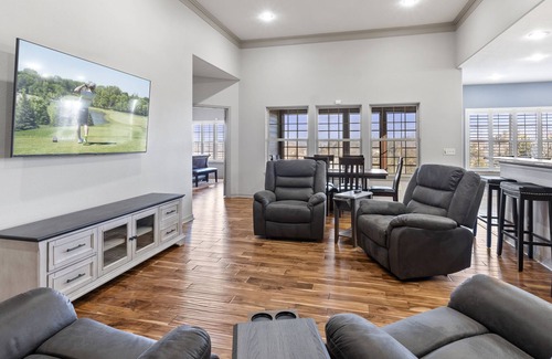 Branson West Villa | Space and Comfort Abounds in this 6 Bedroom Luxury condo at Stonebridge!!