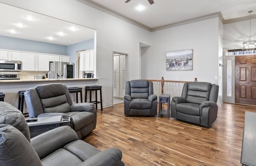 Branson West Villa | Space and Comfort Abounds in this 6 Bedroom Luxury condo at Stonebridge!!