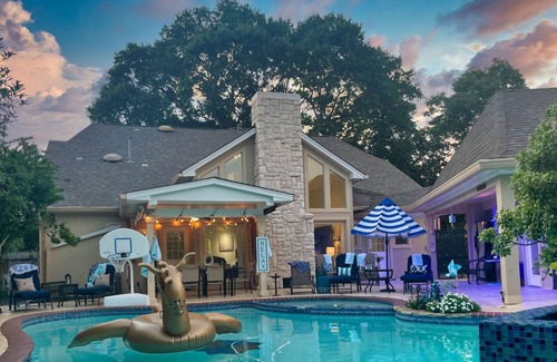 Mission Bend House | Space City Oasis Pool Near Sugar Land Katy Richmond