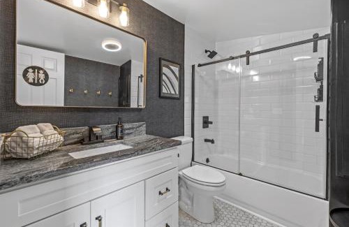 Woodbine House | Space Cowboy - Huge yard, Firepit, close2downtown