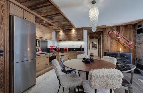 Val-d'Isere Apartment | Spacieux 4 pièces avec cheminée, balcon et parking à Val-d'Isère - FR-1-567-67